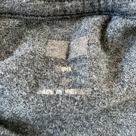 Uniqlo Small Grey Cotton T Shirt - Picture 2 of 5